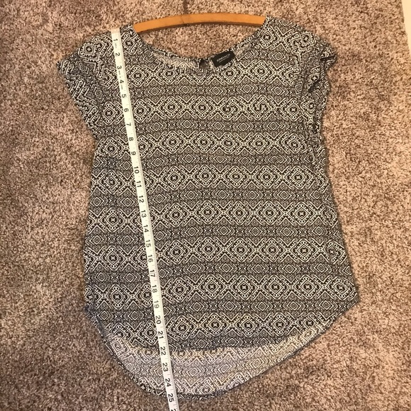 Jones And Co Aztec Design Blouse Size Small - Picture 7 of 7